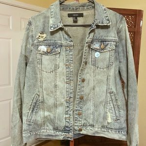 Jean jacket, distressed denim (F21)